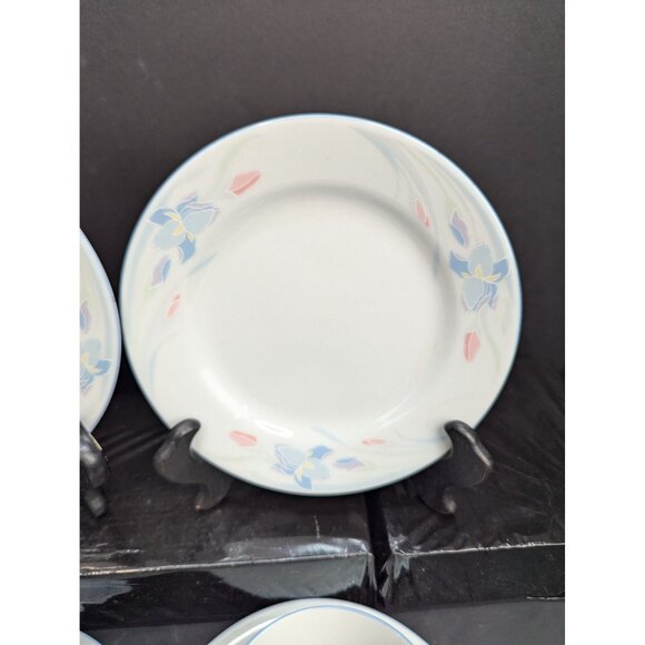 Fresh Flowers by Excel Iris 2 Footed Cups and Saucers with 2 Dessert Plate - Picture 3 of 10